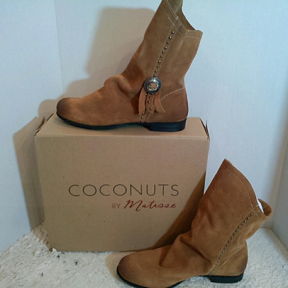 Matisse leather flat boots NWT